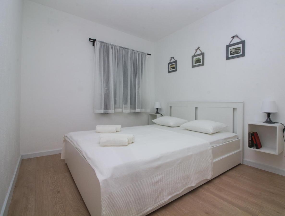 Ghetto Apartment พรีมอชเตน ภายนอก รูปภาพ